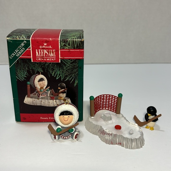 Hallmark Frosty Friends 1991 Ice Hockey Keepsake Ornament Eskimo Penguin In Box - Picture 6 of 8